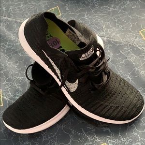 Nike free run fly knit